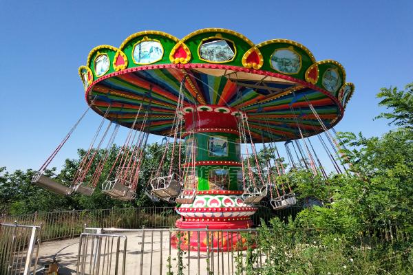 24 seats luxury swing ride with deluxe decorations used in the farm