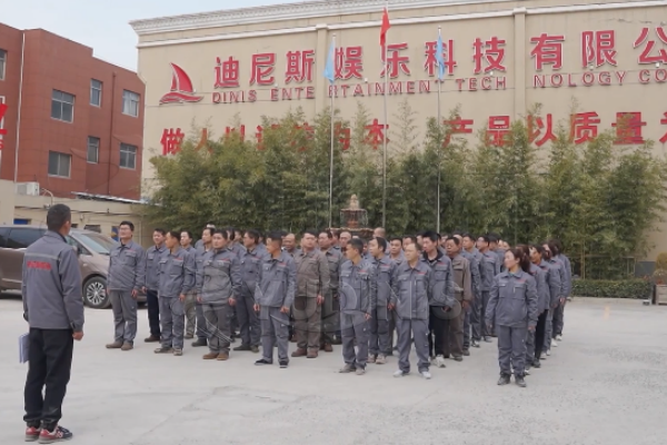 Yudinis factory workers